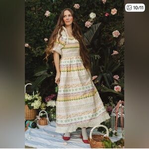 Ivy City - BOXWOOD BLOSSOMS DRESS - Size Medium - Good Used Condition!!